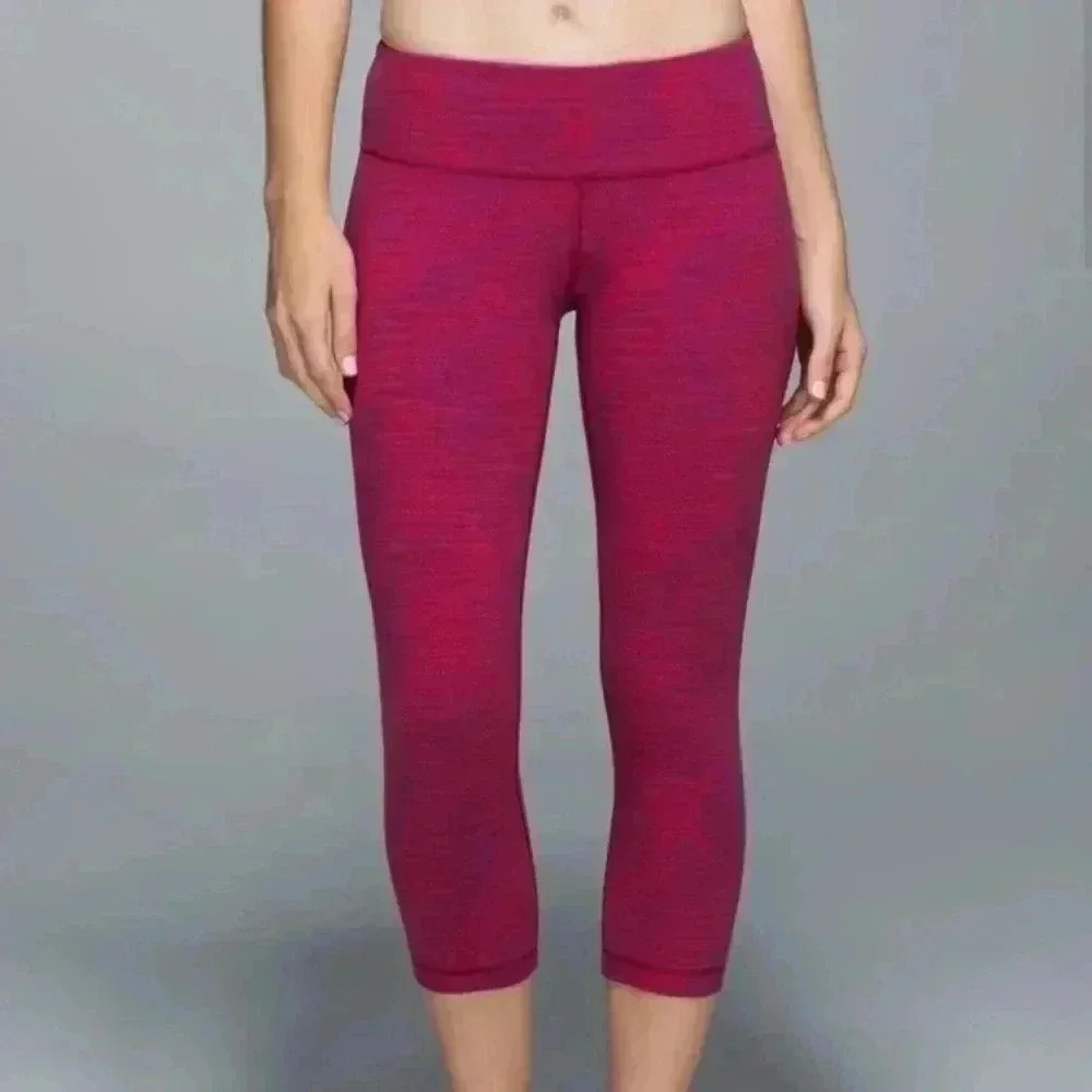 Lululemon Wunder Under Crop ll Diamond Jacquard Space Dye Bumble  Berry Size 4